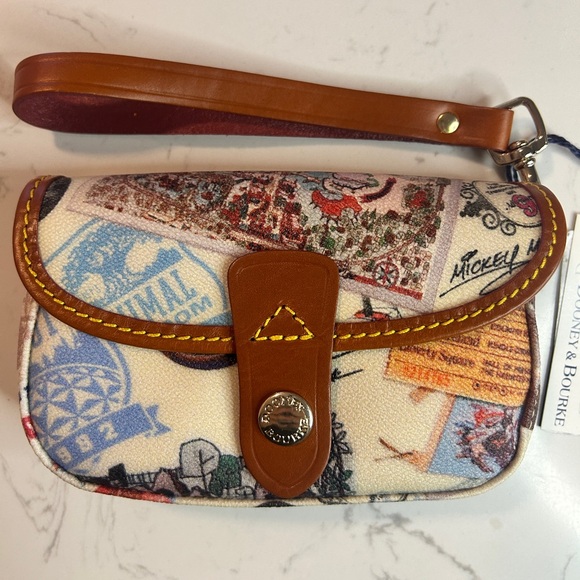 Dooney & Bourke Disney Parks Map Flap Wristlet – NWT, Rare Print - Picture 2 of 9